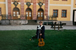 judith-beschow-gitarre-dresden-kinderbild-03